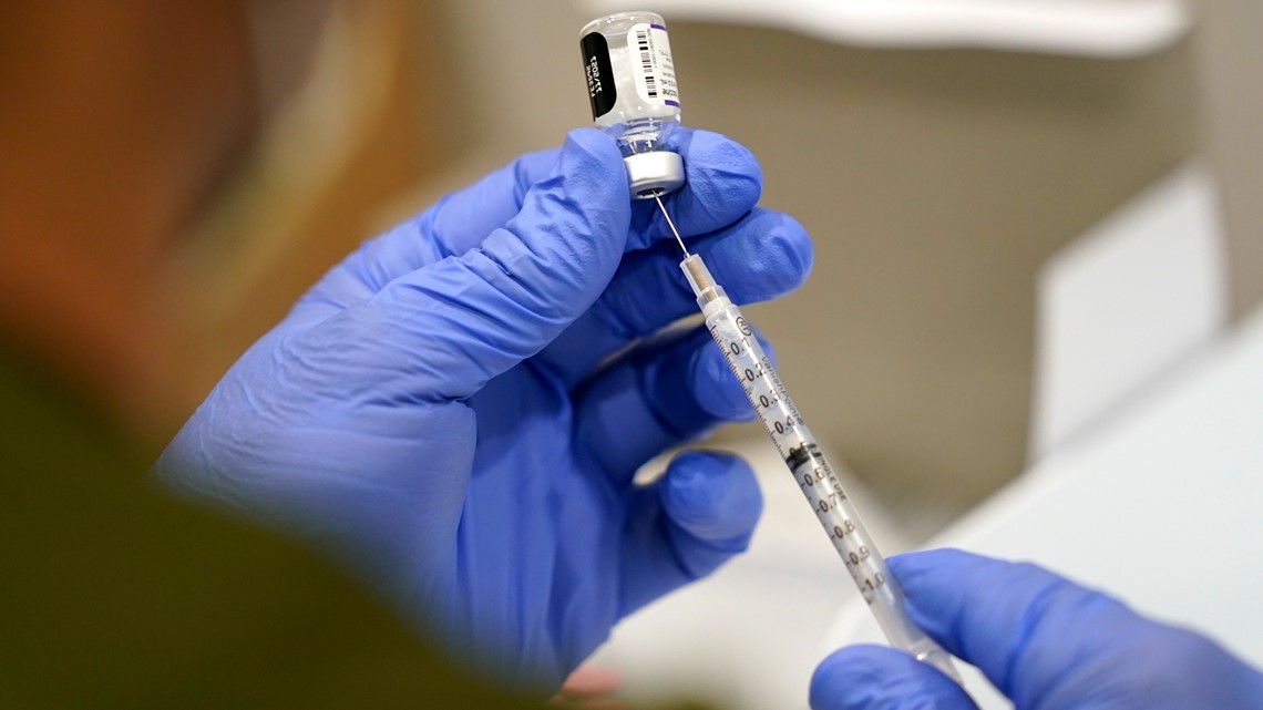 Mandat vaksin federal berlaku Senin, termasuk TSA