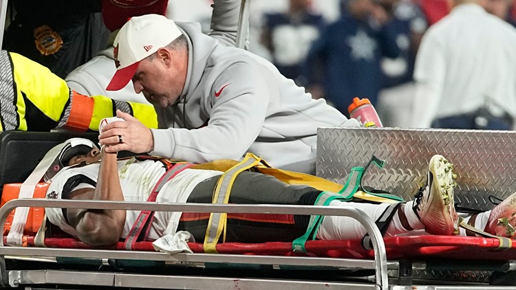 Tampa Bay's Russell Gage carted off field vs. Dallas