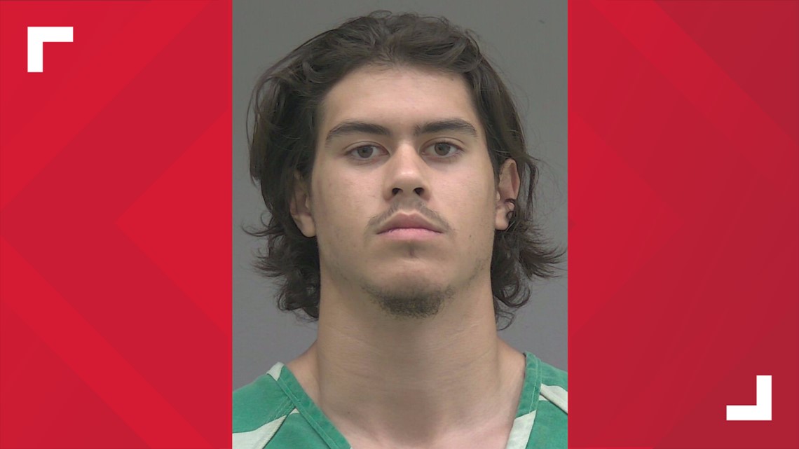 UF backup QB arrested for possession of child porn, police say - Vimarsana News
