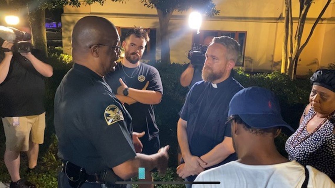 People protest outside of St. Pete Hall, demand housing emergency - Vimarsana News
