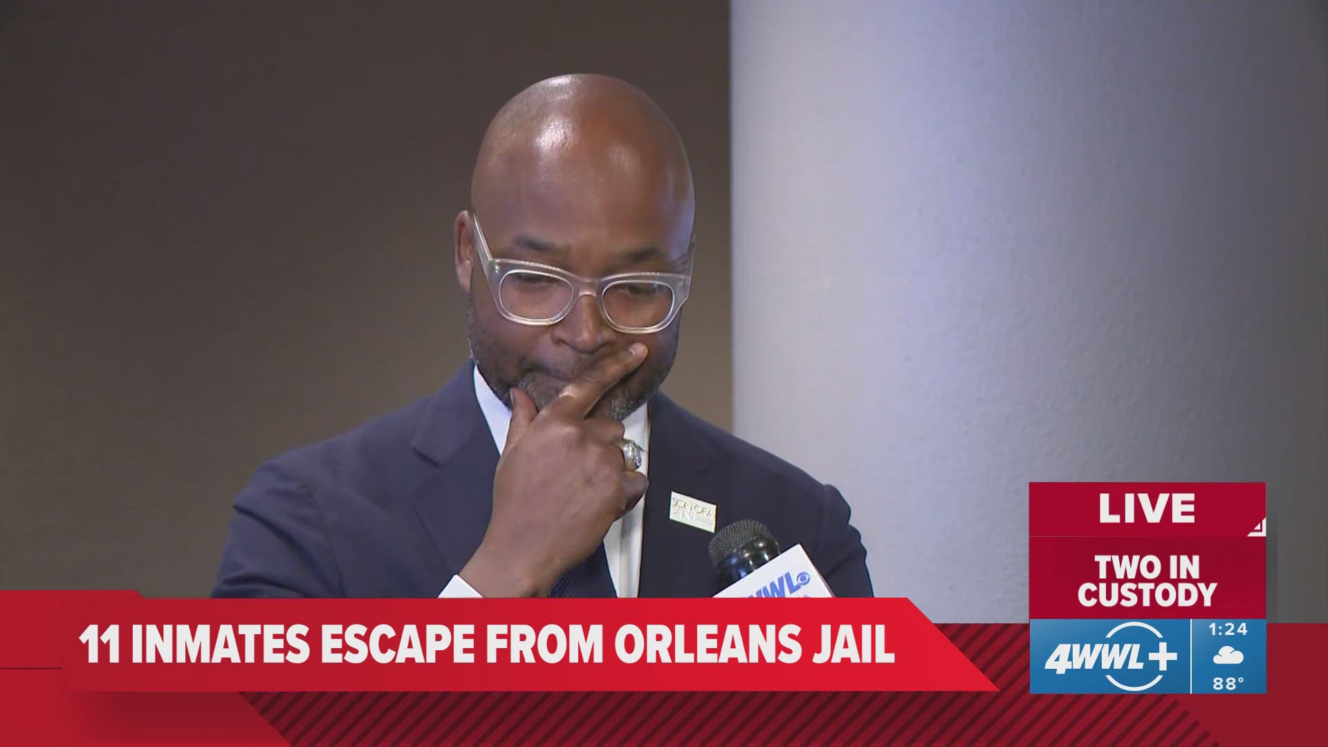 DA Jason Williams said authorities believe the jailbreak happened in the midnight or closer to 1 a.m. He said the public should have been alerted sooner.