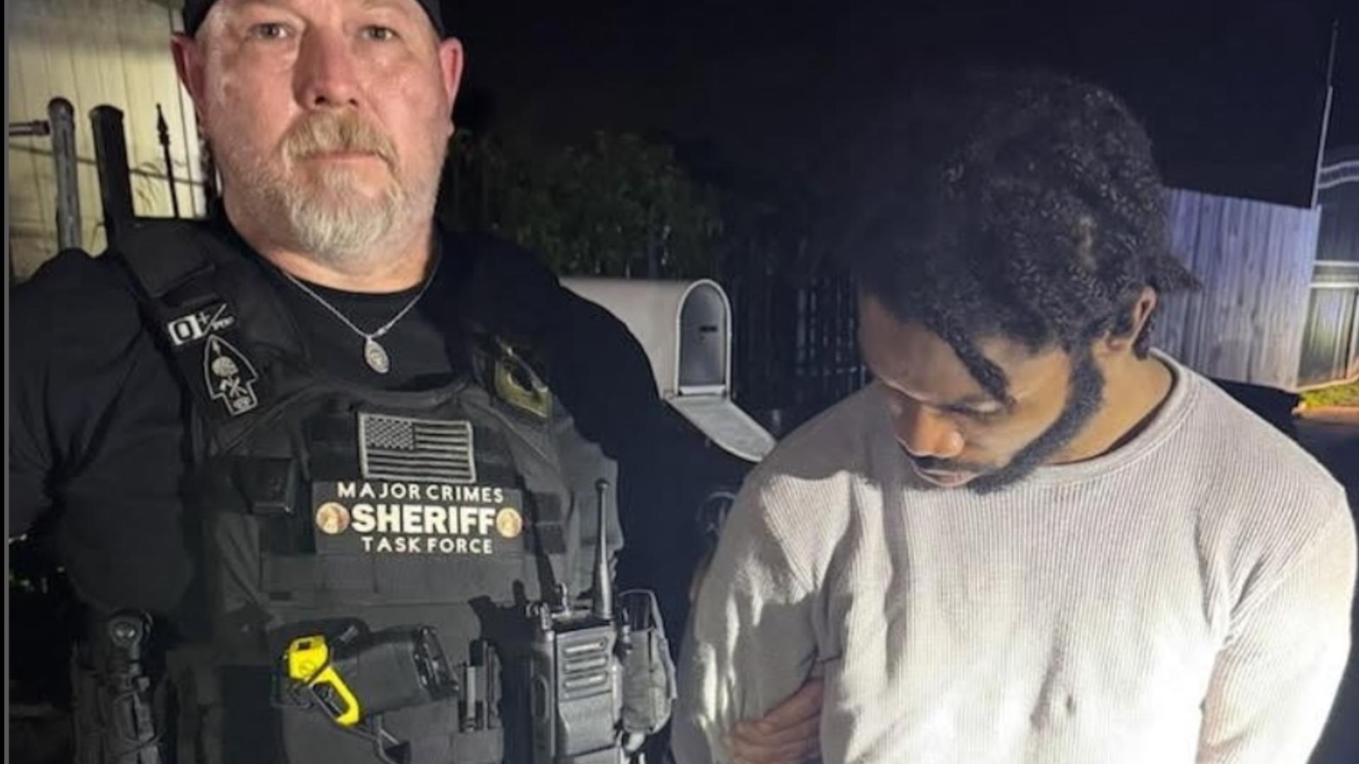 11 inmates escape New Orleans Jail, manhunt underway | khou.com