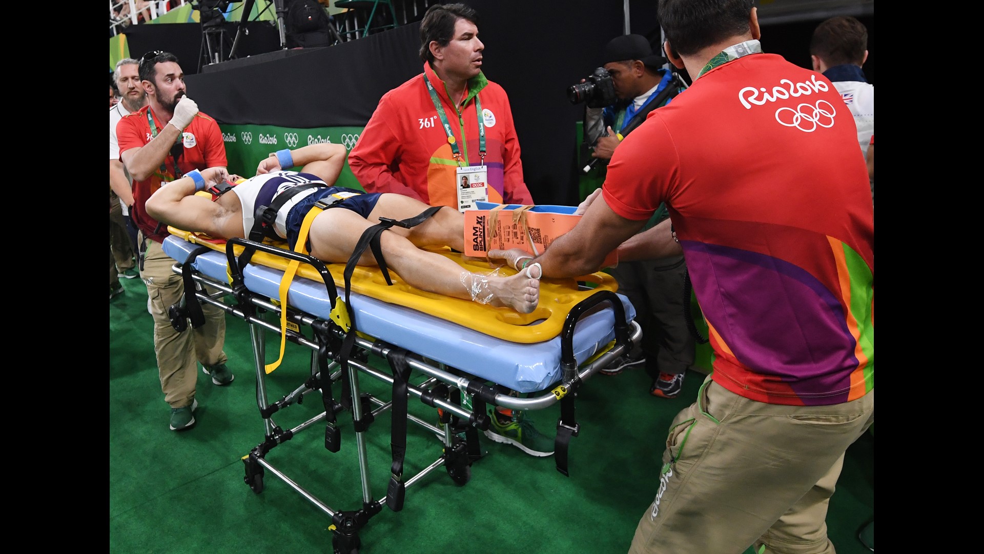 PHOTOS French gymnast snaps leg