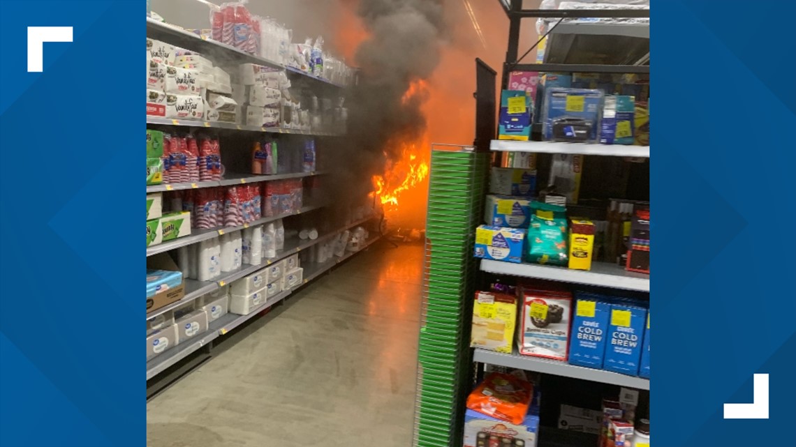 Kebakaran Walmart Kota Peachtree |  14 tahun ditangkap