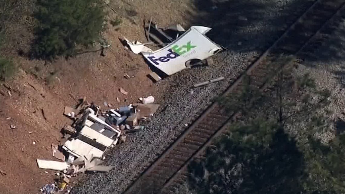 1 dead after Amtrak train, FedEx truck crash in Georgia, authorities say